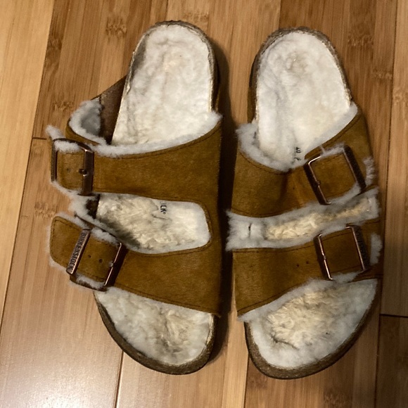 Birkenstock Shearling Sandals Size EU 40 Ladies 9 And Men’s 7 Tan Color - Picture 2 of 12